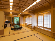 【あやめ】８畳２間・縞翡翠風呂☆専用玄関付客室