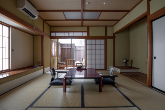 本館離れ露天風呂付【金峰】本館より少し階段を上がった敷地の最も奥にある落ち着いた純和室のお部屋