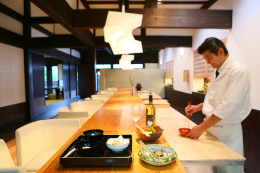茶料理「懐石 まる喜」郷土の食材を生かした月替りのお料理をご提供