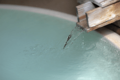 別邸離れ　露天風呂　2名様でゆったりご入浴いただける露天風呂をご用意しております