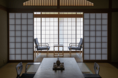 本館和室10畳【撫子】本館1階のバスなし/洗面のみの和室。温泉は男女別大浴場をご利用ください