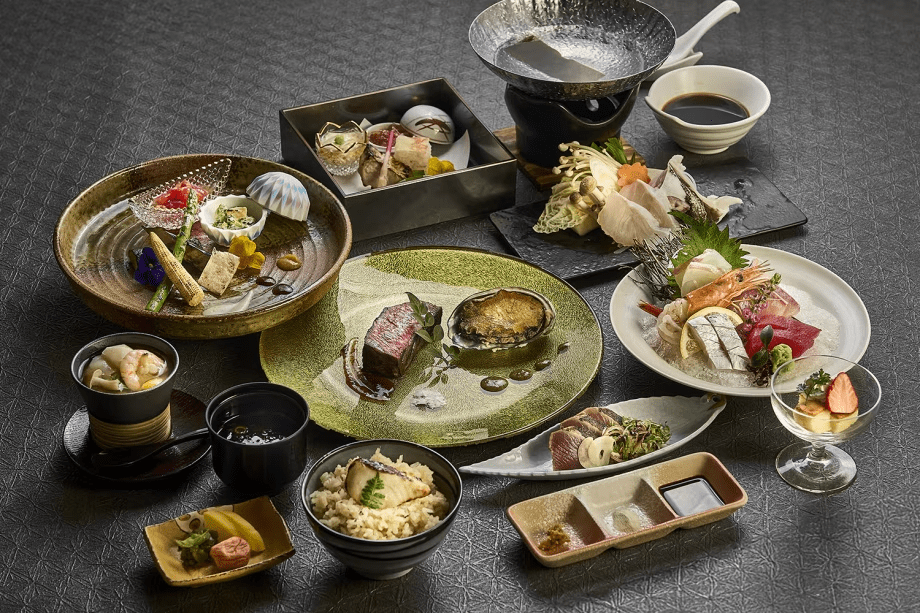 ■【グレードアップコース】「鮑」と「熊野牛」両方贅沢に味わっていただけます。中でも鮑の肝ソースは絶品