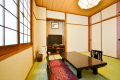 【8畳の和室】バス・トイレ付（8畳）
お子様連れに喜ばれる和室です。
ホテルですが旅館気分でお寛ぎいただけます。