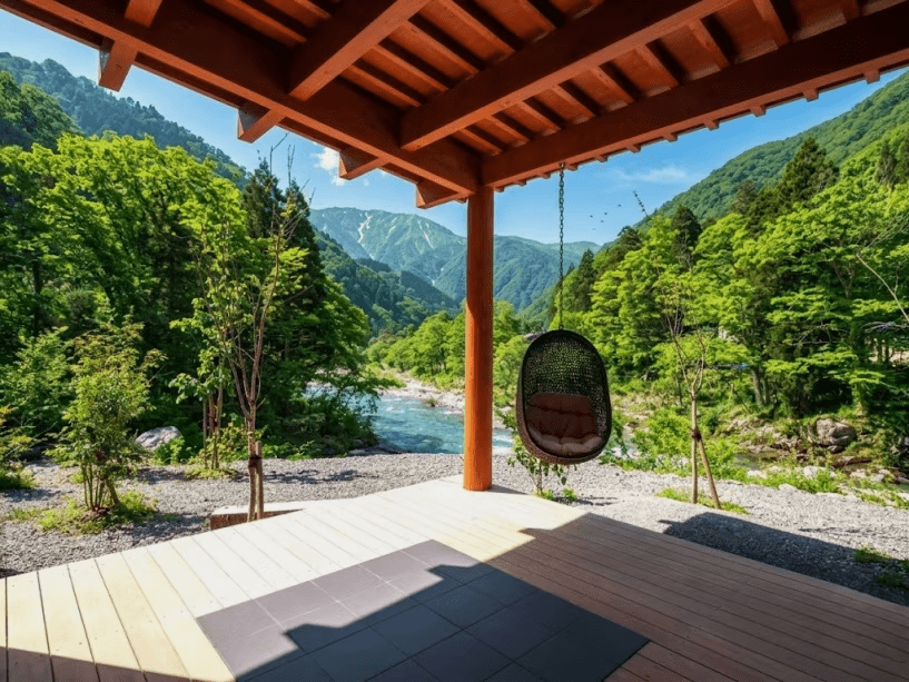 清流と山々の絶景テラス