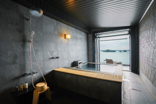 Junior Suite [Half open-air bath room]