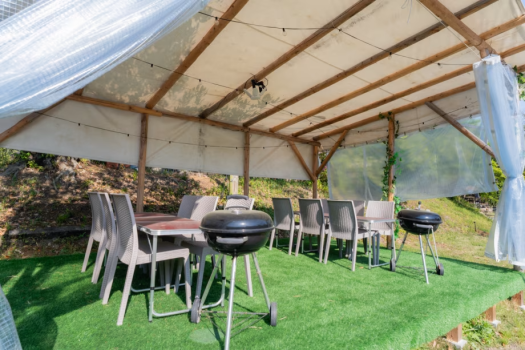 【1日2組限定】森の遊び場BBQサイト♪手ぶらBBQ!席時間：３時間