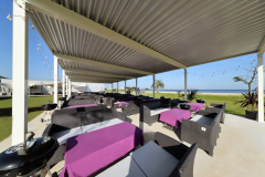 【午前の部11:00-13:00  屋根付き海が見えるお席】シーサイドガーデンソファサイト