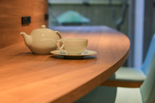 ■宿場町カフェ■2022年11月！OPEN■宿場町カフェのカウンター席。ビジネスでご宿泊のお客様も少しの時間を寛げるように。また少し気分転換にお仕事を・・・
