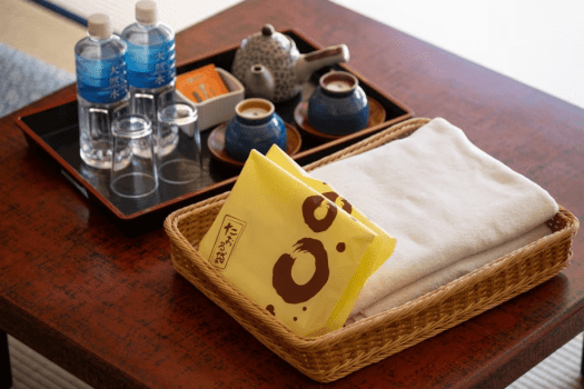 専用アメニティセット（タオル・バスタオル）をご用意しております