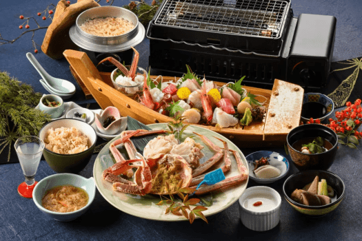 焼き活蟹の香ばしい旨みと、旬の鮮魚を豪快な舟盛りで味わう贅沢会席。北陸ならではの海の幸を心ゆくまでご堪能ください。 焼き活蟹の香ばしい旨みと、旬の鮮魚を豪快な舟盛りで味わう贅沢会席。北陸ならではの海の幸を心ゆくまでご堪能ください。