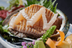 ●あわびお造りイメージ●コリコリ食感が魅力の鮑のお造り！新鮮な鮑をまるごと一つ。お造りにしてご提供致します。