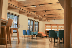 ■宿場町カフェ■2022年11月より&rdquo;宿場町カフェ&rdquo;OPEN。木の温もり溢れる空間でゆったり過ごしてください。