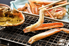 【喜多八の活蟹】焼き蟹！香ばしい香りと、焼きガニ特有の蟹の甘みをご堪能くださいませ。