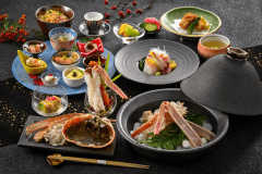 喜多八の活蟹■喜び多き八品 活蟹会席イメージ
元来魚屋であった喜多八は、そんなあわづ温泉の中心に昭和２９年より料理旅館として歩んでいます。「今、ここ」でしか出会えない、本物の活蟹の味わいをご堪能くださいませ