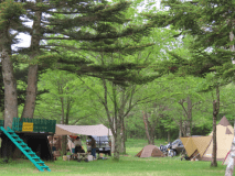 遊具のある広場のすぐ近く