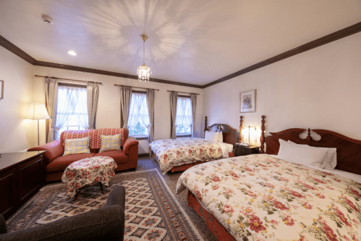 【ツイン一例】華やかなヨーロピアンアンティーク調のお部屋