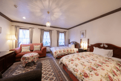 【ツイン一例】華やかなヨーロピアンアンティーク調のお部屋