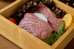 【豪華ステーキキャンペーン】╲数量限定特別価格╱極上A5黒毛和牛の贅沢BBQ｜希少な"メス"オリーブ牛を担堪能するプレミアムステイ【一泊二食】