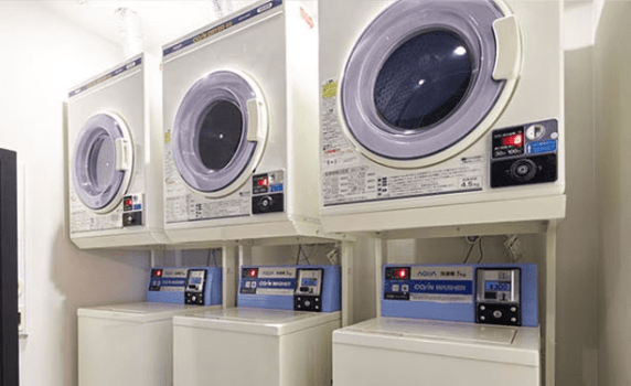 ■2階共用部にコインランドリーを完備