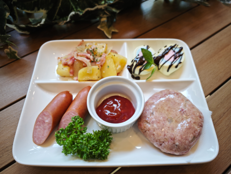 【1泊2食付すき焼きプラン】山梨県産和牛"甲州牛"と富士桜ポークの豪華すき焼きプラン！