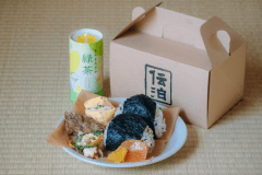 朝から元気になる！伝泊オリジナルの朝食です。