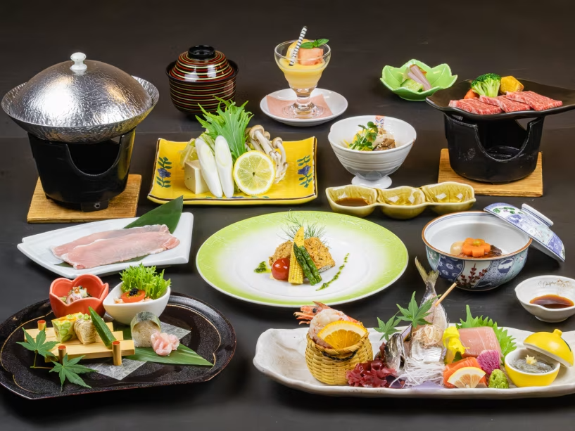 2025年7月8月《お献立一例》旬の食材を活かした和洋折衷創作会席膳をご用意致しました♪