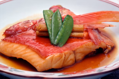 金目鯛の切身を特製の煮汁で炊いた自慢の逸品です（画像は一例です）