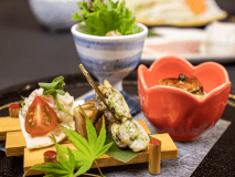 2026年5月6月《お献立一例》前菜：玉子豆腐 刻み鰻、穴子煮凍り、浅利バジル焼き、北寄貝マスタード和え、サーモン真砂♪