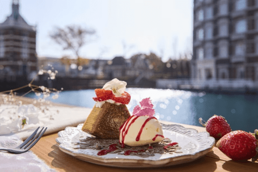 長崎県産イチゴとバームクーヘン（テイストオブ九州春イメージ）