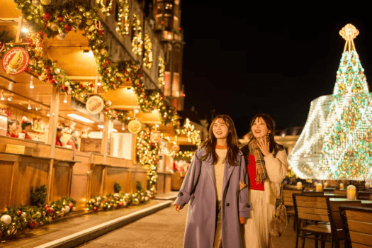 ヨーロッパに訪れたかのようなときめきに満ちたクリスマスマーケット。 ヨーロッパに訪れたかのようなときめきに満ちたクリスマスマーケット。