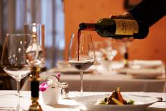 【デ アドミラル】大切な旅の1ページに添えるワインを一緒に探してみませんか。