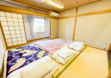 畳好きの方には嬉しい和室の空間になります。