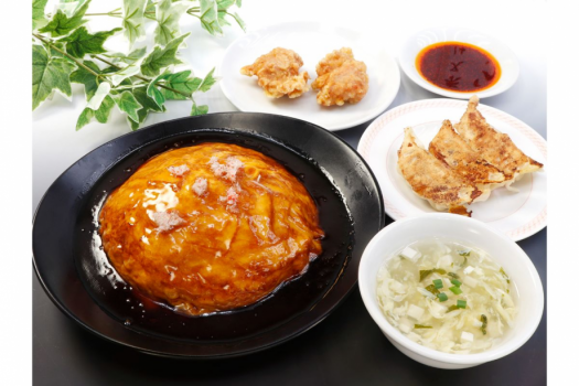 夕食例（満洲園）／天津飯＆半餃子セット