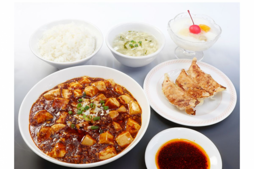 夕食例（満洲園）／麻婆豆腐＆半餃子セット