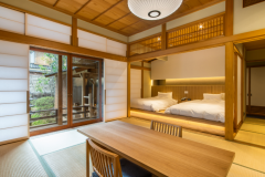 Annex: [Natural hot spring *Open-air bath included] Japanese-style room 10 tatami mats + 1 room <bed>