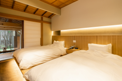 Annex: [Natural hot spring *Open-air bath included] Japanese-style room 10 tatami mats + 1 room <bed>