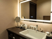 【スイートルーム&rdquo;海苑&rdquo;】女優ライト内臓の洗面所はアメニティも充実♪