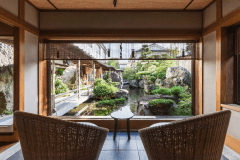 〈公式ホームページ　大人のひとり旅〉気ままなじぶん時間を愉しむ　源泉かけ流し館内湯めぐり&times;美食で極上の宿泊体験を