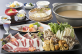 40年山水館を支えてきた看板料理"名物ボタン鍋"
胡麻と味噌風味の出汁で召し上がっていただきます