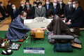 2022年1月。当館で開催された王将戦第2局。渡辺明名人と藤井聡太竜王の注目対局。
対局室の見学も可能な限り賜ります。