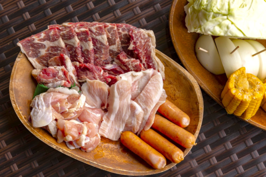 【1泊2食】≪standard≫グランピングBBQプラン〜ザブトン、中落ちカルビや旬野菜。大自然の中で味わう絶品BBQ〜【ウェルカムドリンクサービス付き】