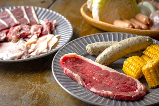 【1泊2食】≪人気NO.1≫ワンランク上の美食「プレミアムグランピングBBQプラン」〜ジャンボハーブフランクフルト、サーロインステーキや旬野菜。大満足絶品BBQ〜【ウェルカムドリンクサービス付き】