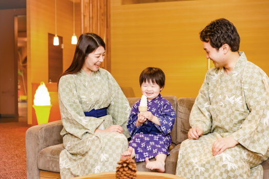 【滞在イメージ】お子様も大喜び！湯上りには、ぜひ売店で北海道牛乳のソフトクリームを♪