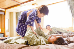 【和トリプル】ベッドをくっつけて家族みんなでくつろげる