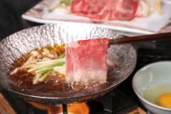 【道産牛すき焼き】口の中でとろける肉の旨味と、新鮮野菜のマリアージュ