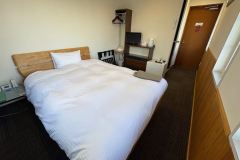 ・【ダブルルーム一例】広々したダブルベッドでゆっくりお休みいただけます