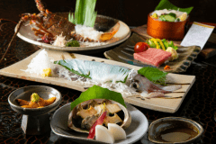 伊勢海老×鮑×佐賀牛の極会席（イカと伊勢海老の活き造りはお一人様１匹ではありません。ご了承ください）