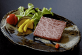 【佐賀牛】やわらかく上品な甘み。網焼きにてお召し上がりください。(提供時には調理済のものをお出しします) 【佐賀牛】やわらかく上品な甘み。網焼きにてお召し上がりください。(提供時には調理済のものをお出しします)