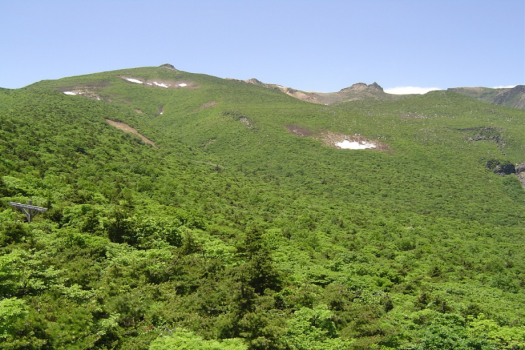 日本百名山の安達太良山　登山口・ロープウェー乗り場まで車で約10分