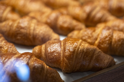 【1泊朝食】朝食Umeii Bakery のパンのクロワッサン等とコーヒーのモーニングセット